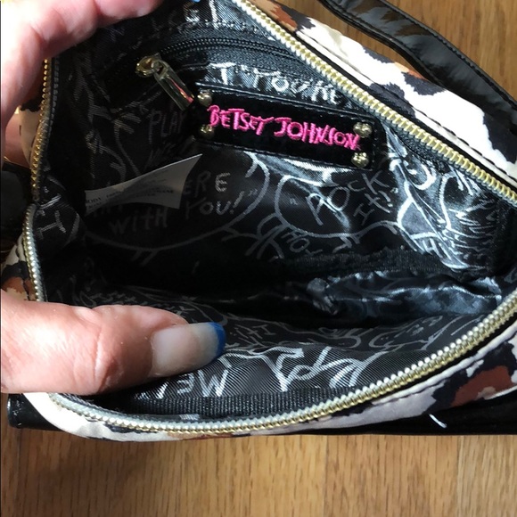Betsey Johnson Cheetah Crossbody Bag!!! - Picture 4 of 4